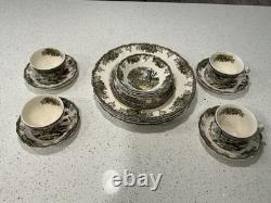 Vintage Johnson Bros England FRIENDLY VILLAGE 20 Piece Dinnerware Set For 4