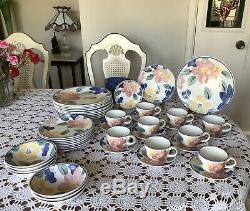 Vintage-Johnson Bros MARIE dinnerware Set. EUC England 40 +11 Pieces