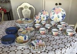Vintage-Johnson Bros MARIE dinnerware Set. EUC England 40 +11 Pieces