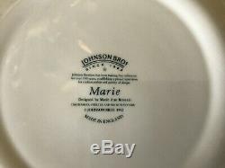 Vintage-Johnson Bros MARIE dinnerware Set. EUC England 40 +11 Pieces