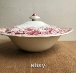 Vintage Johnson Brothers STRAWBERRY FAIR Round Covered Vegetable Bowl w Lid