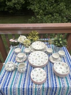 Vintage Johnson Brothers Sweetbriar Dinnerware Set for 6. England