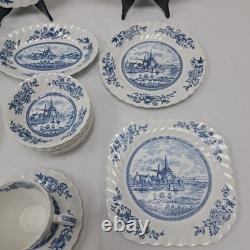 Vintage Johnson Brothers TULIP TIME BLUE, WHITE Background 23 Piece Set
