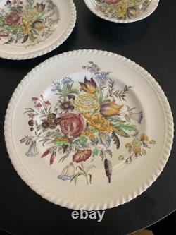 Vtg Johnson Bros Garden Bouquet 20 pieces 5 Bowl, 7&9 Plates, Cup & Saucer